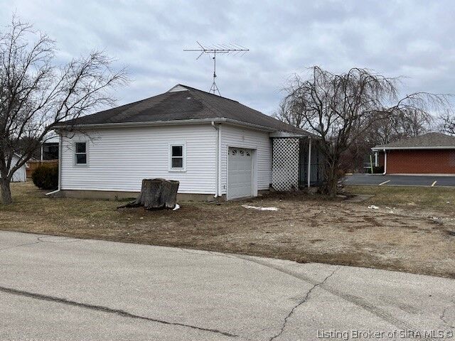 Property Photo:  706 N Main Street  IN 47336 