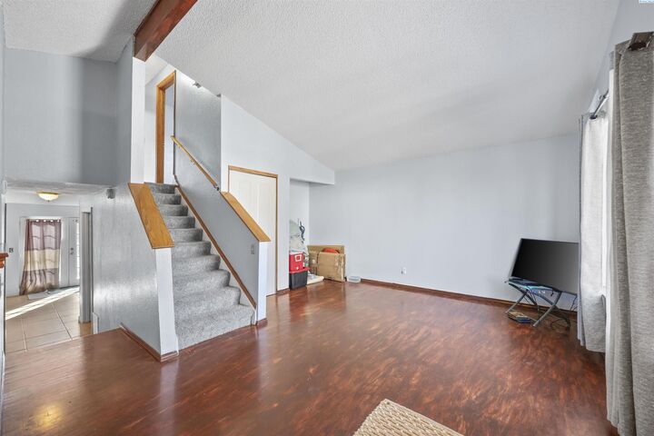 Property Photo:  608 E 8th Ave  WA 99336 