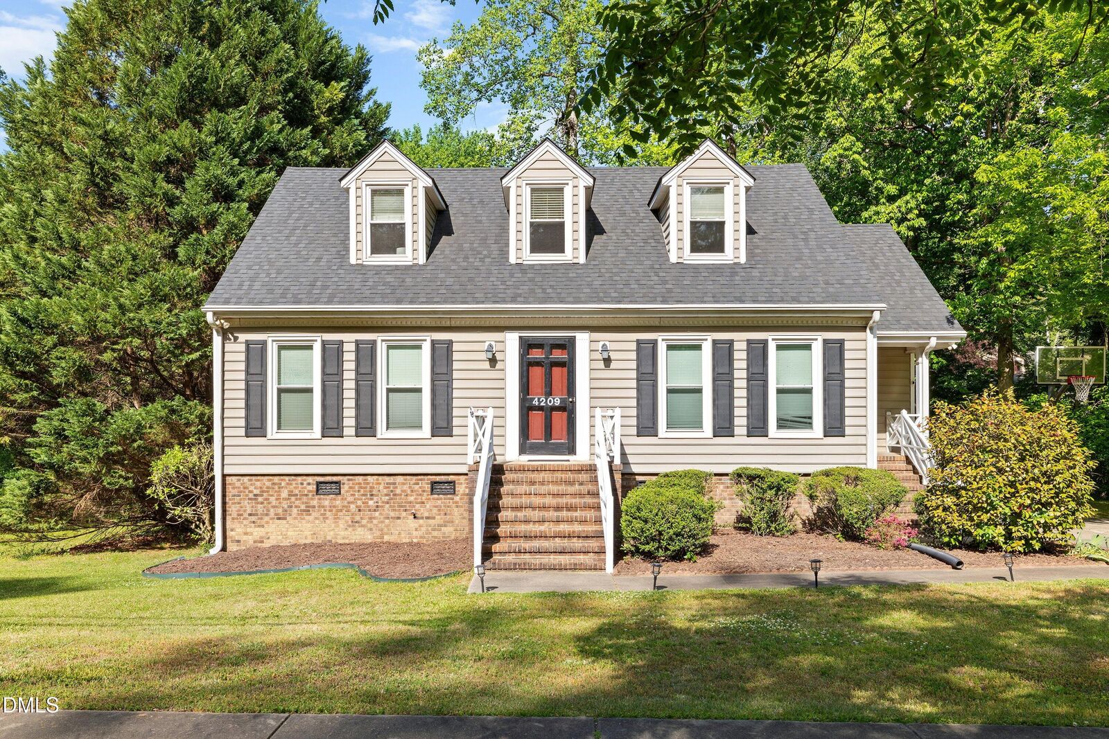 Property Photo: 4209 Quail Hollow Drive NC 27609