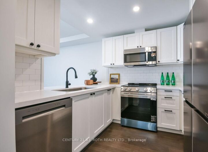 Property Photo:  268 Ridley Boulevard 314  ON M5M 4N3 