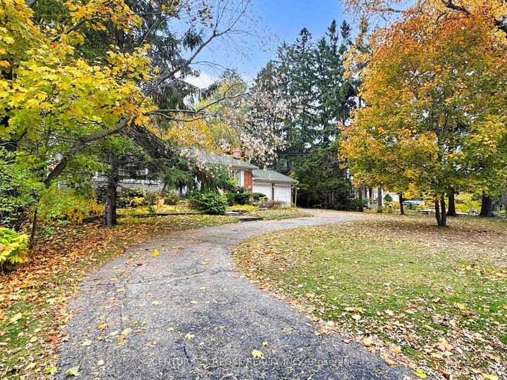 Property Photo:  20 West Hill Drive  ON M1E 3T5 