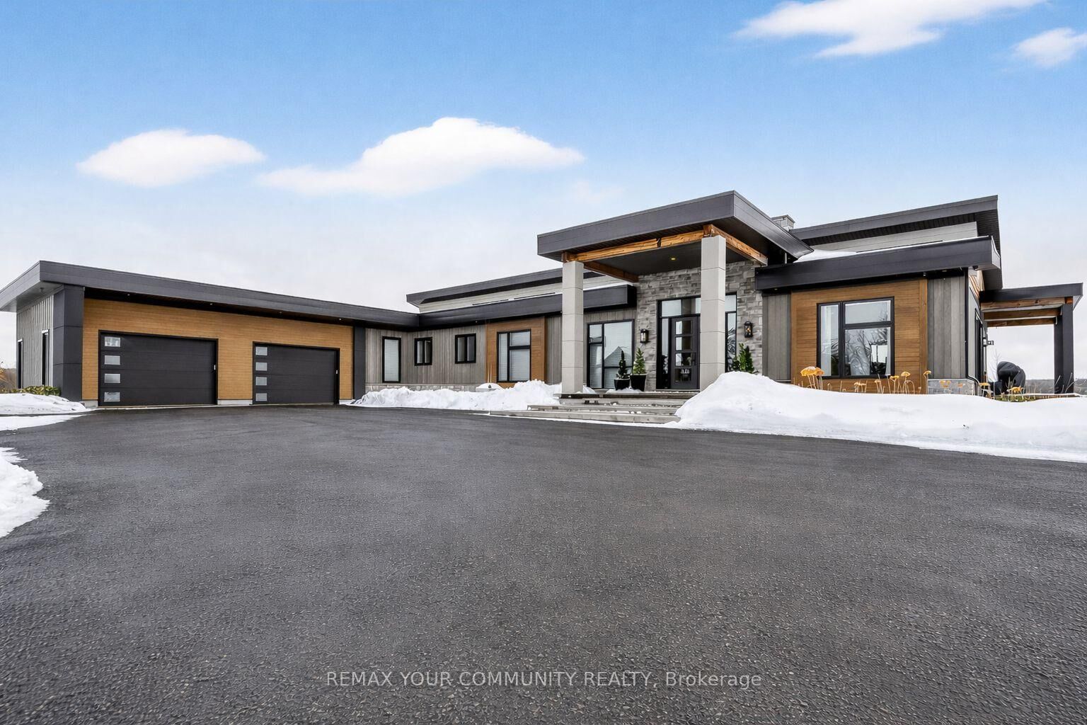 Property Photo: 807 Ganton Road ON L9P 1R3