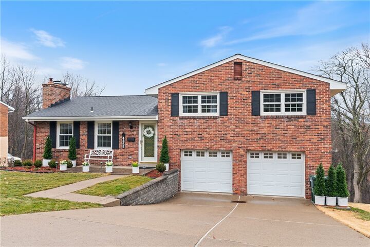 Property Photo:  4855 S Emblem Drive  PA 15236 