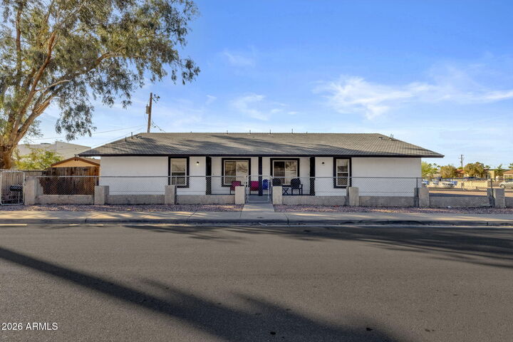 Property Photo:  1121 N 25th Place  AZ 85008 