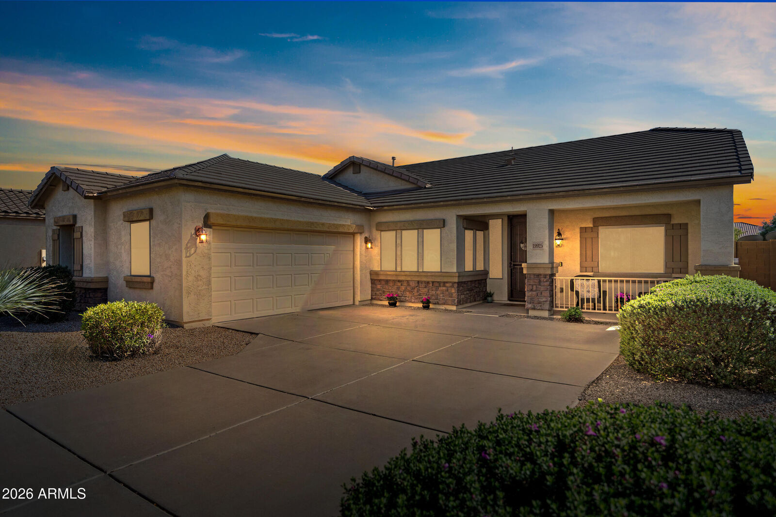 Property Photo:  19925 E Thornton Road  AZ 85142 