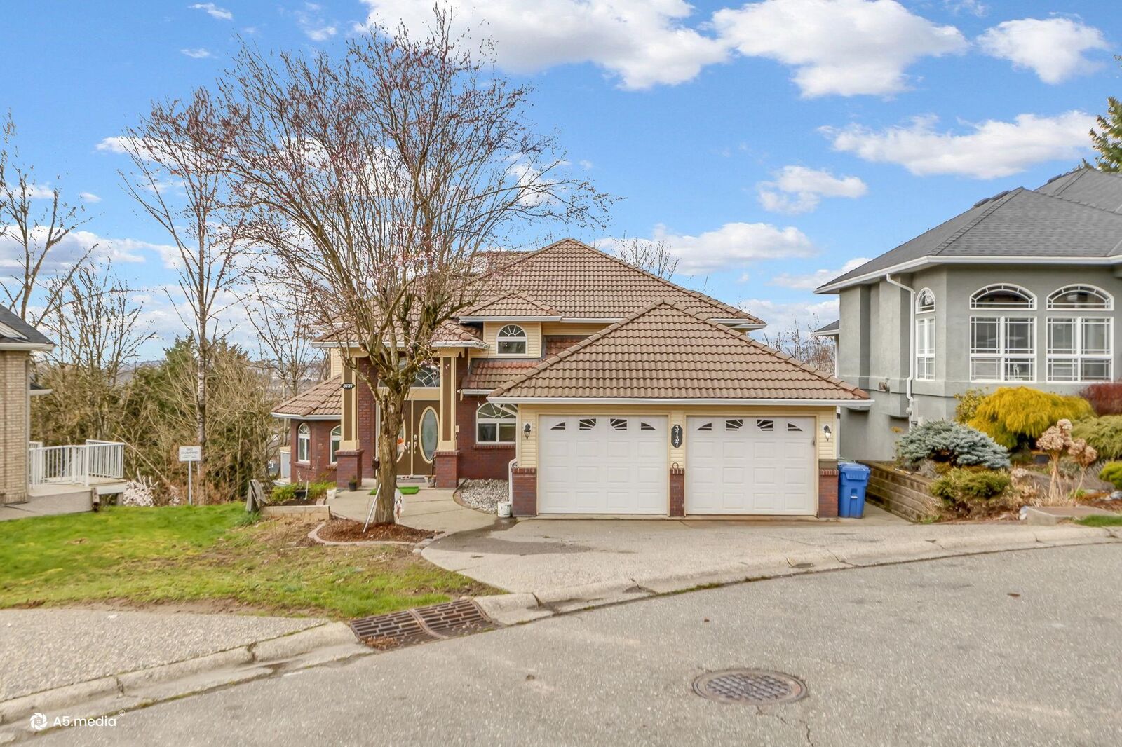 Property Photo: 3737 Lethbridge Drive BC V3G 1J5