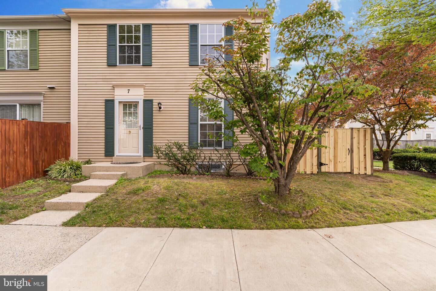Property Photo:  7 Valleyfield Court  MD 20906 