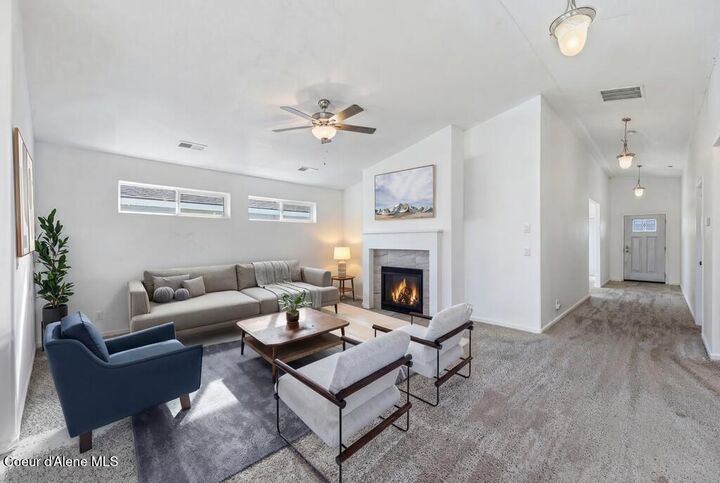 Property Photo:  1436 N Minam Loop  ID 83854 