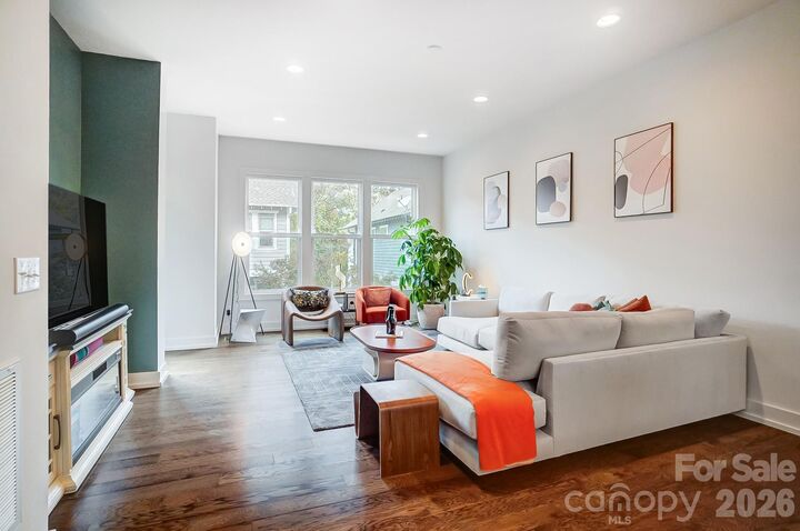 Property Photo:  1207 E 36th Street 6  NC 28205 