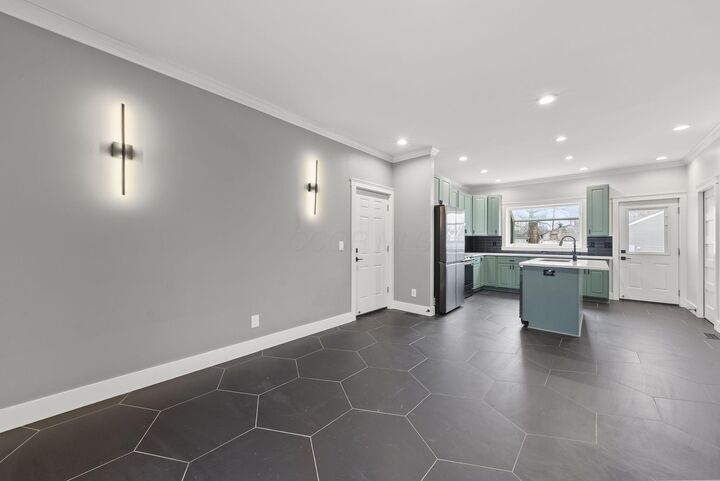 Property Photo:  531 Emmit Avenue  OH 43228 