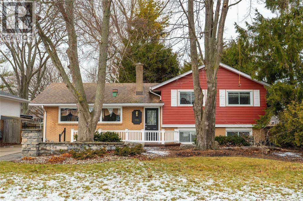 Photo de la propriété:  776 Retlaw Drive  ON N7V 2W4 