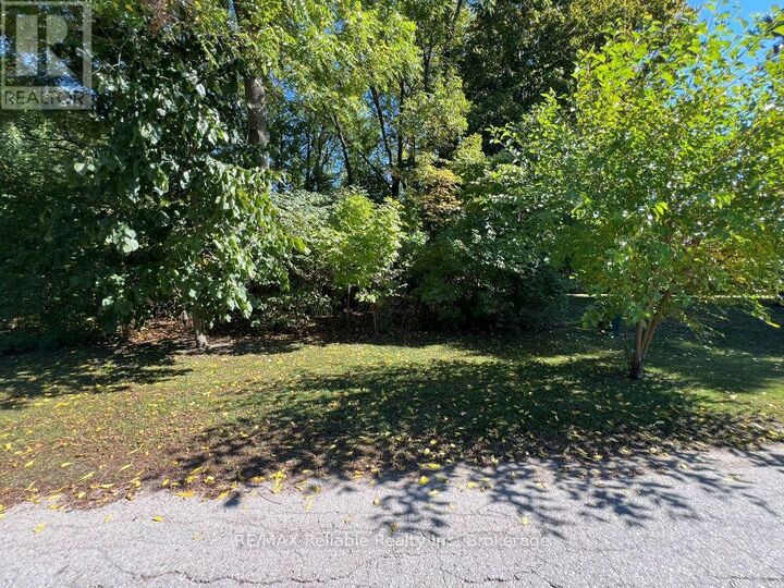 Property Photo:  12 Sarnia Street  ON N0M 1G0 