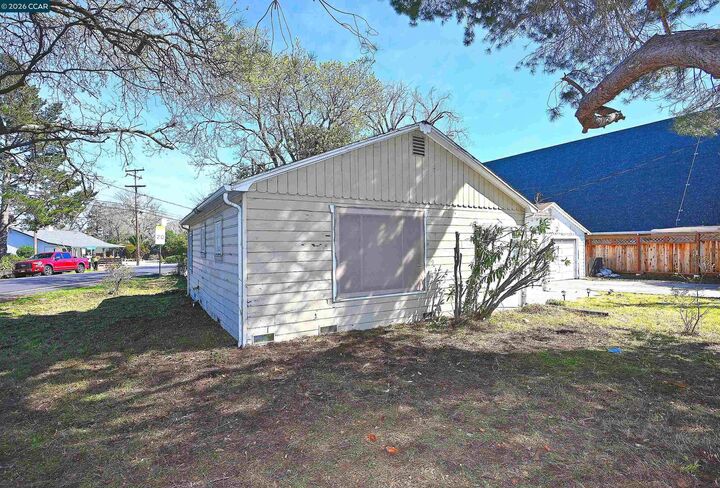 Property Photo:  2480 Buena Vista Ave  CA 94597 