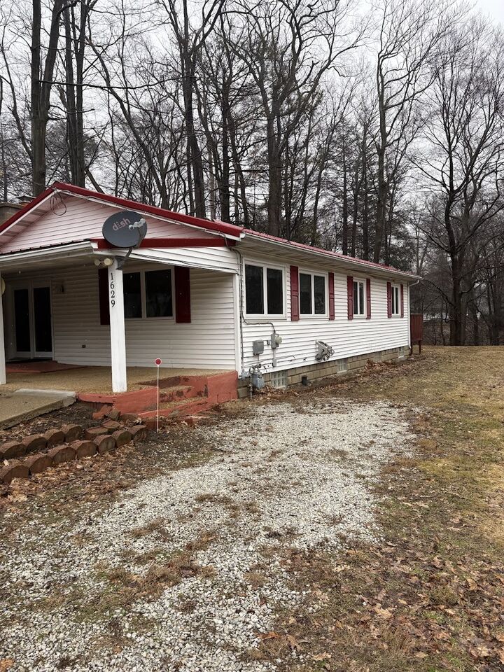 Property Photo:  1629 Brookside Drive  PA 16505 