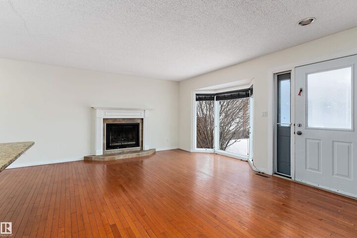 Property Photo:  115 Walker Road NW  AB T5T 4C2 