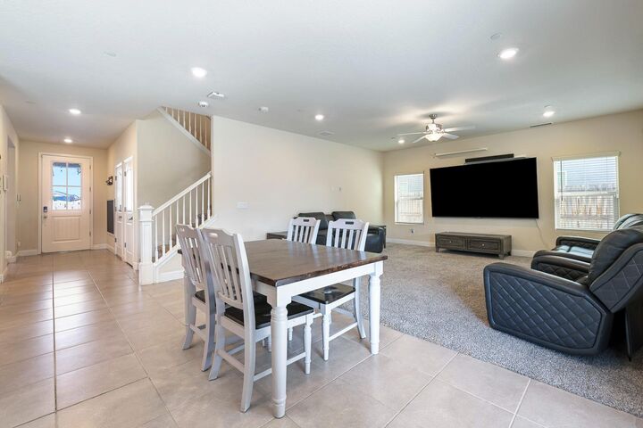 Property Photo:  6883 E Robinson Avenue  CA 93727 