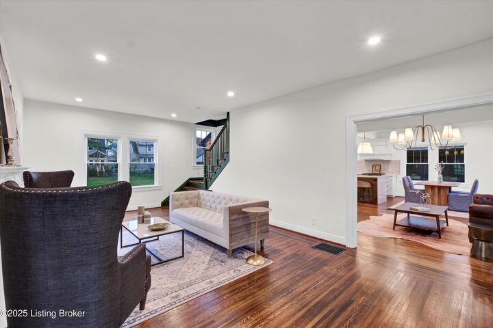 Property Photo:  2436 Broadmeade Rd  KY 40205 