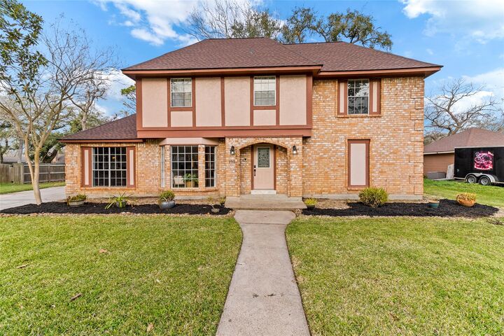 Property Photo: 105 Poinciana Street Street TX 77566