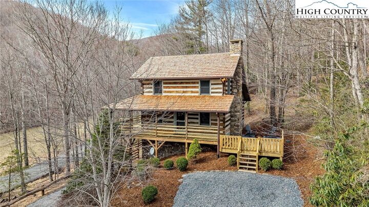 Property Photo:  372 Homestead Road  NC 28684 