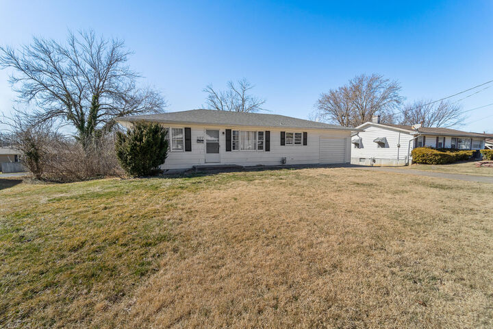 Property Photo:  1107 Chippewa Drive  MO 65251 