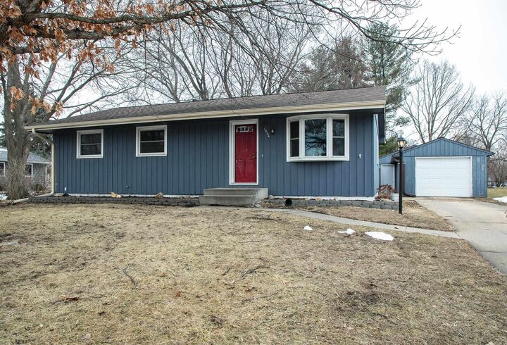 Property Photo:  1012 Cedar River Drive  IA 50677 