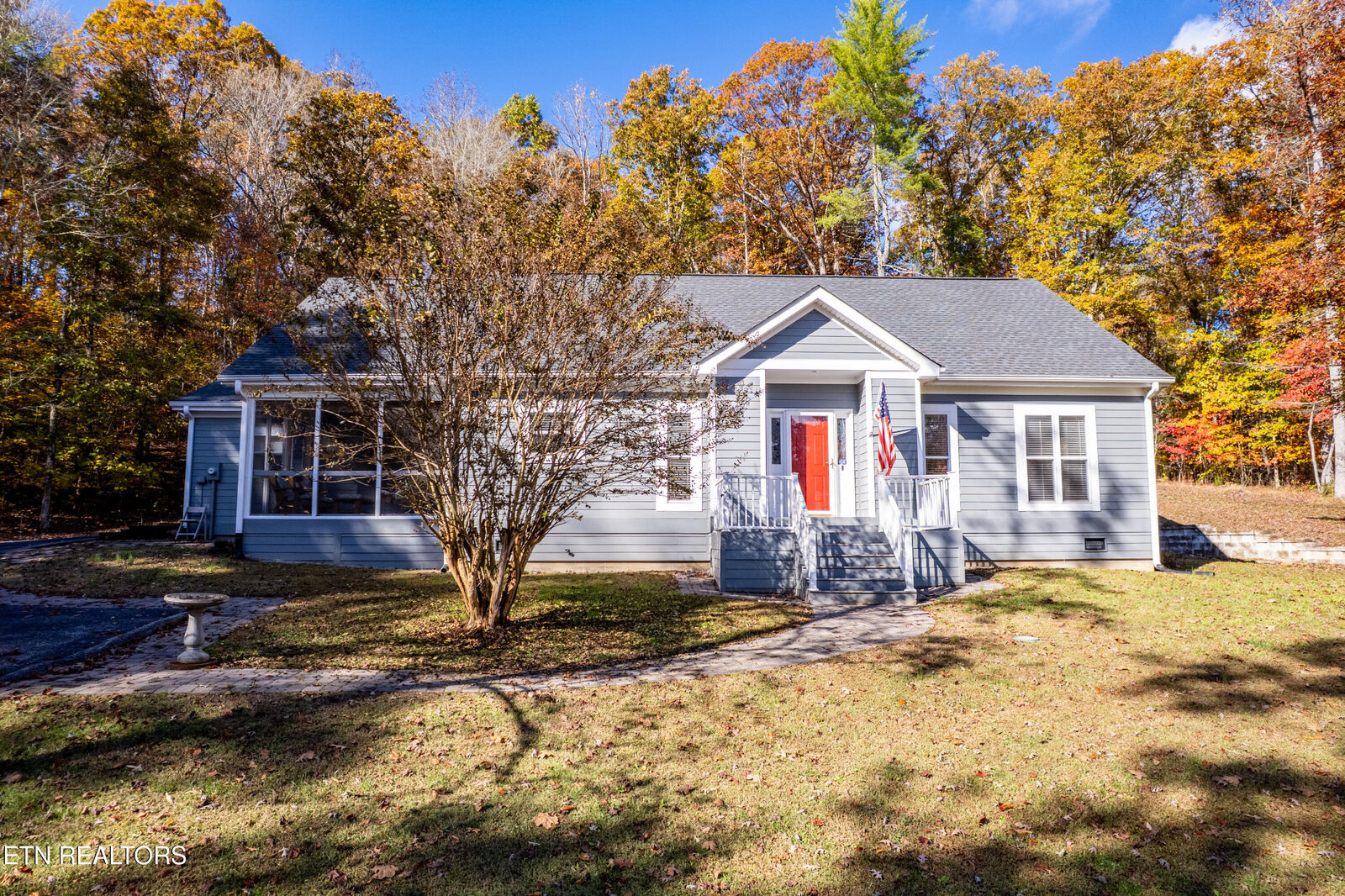 Property Photo: 216 Peninsula Rd TN 37748