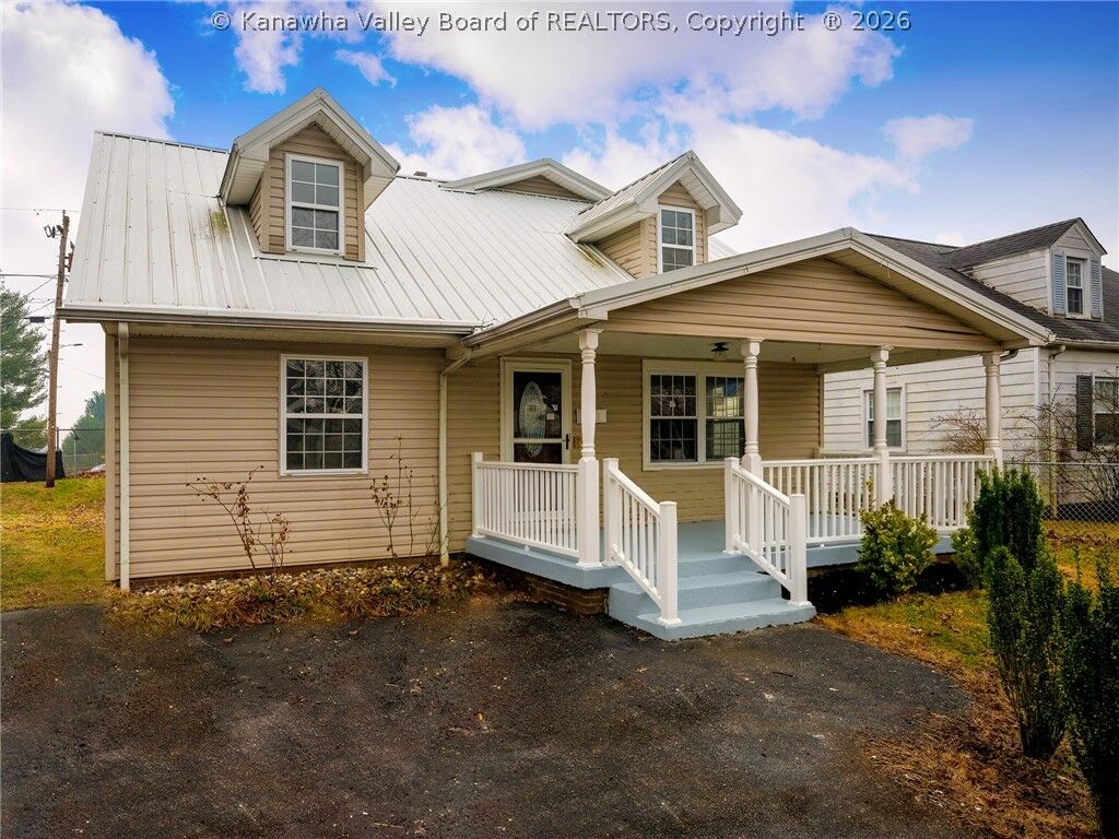 Property Photo: 628 Carroll Street WV 25177