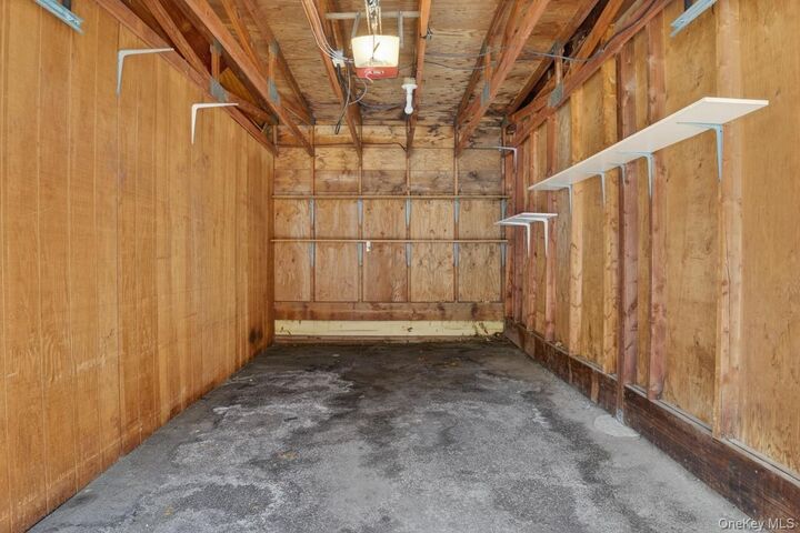 Property Photo:  6 Briarcliff Drive S 3  NY 10562 