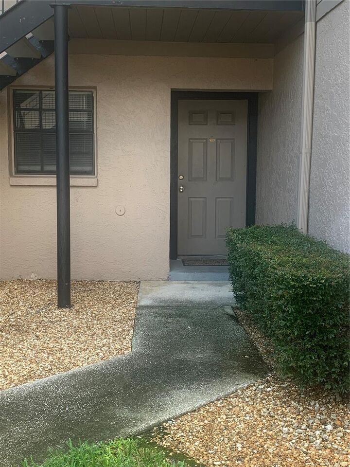 Property Photo:  4106 Ashford Green Place 102  FL 33613 