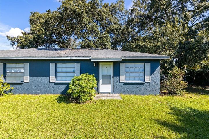 Property Photo:  10405 N Jasmine Avenue  FL 33612 