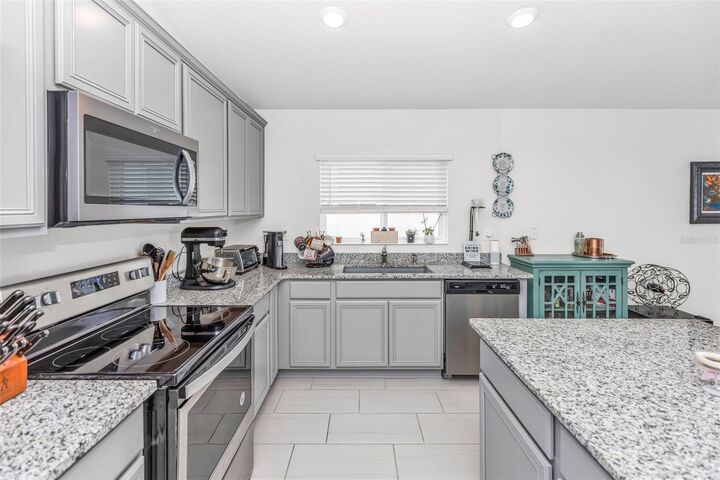 Property Photo:  1670 Scarbrough Abby Place  FL 34771 