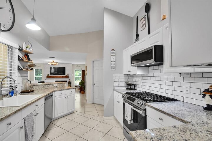 Property Photo: 2801 Sheboygan Avenue FL 34286