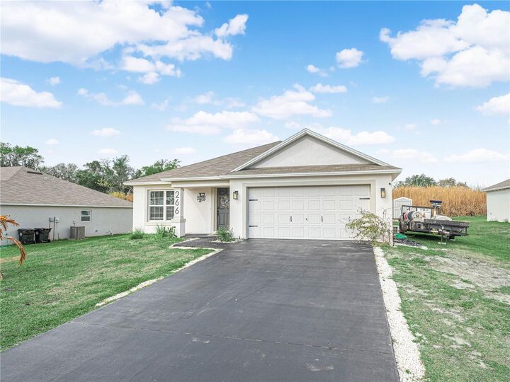 Property Photo:  266 S Lake Avenue  FL 33843 