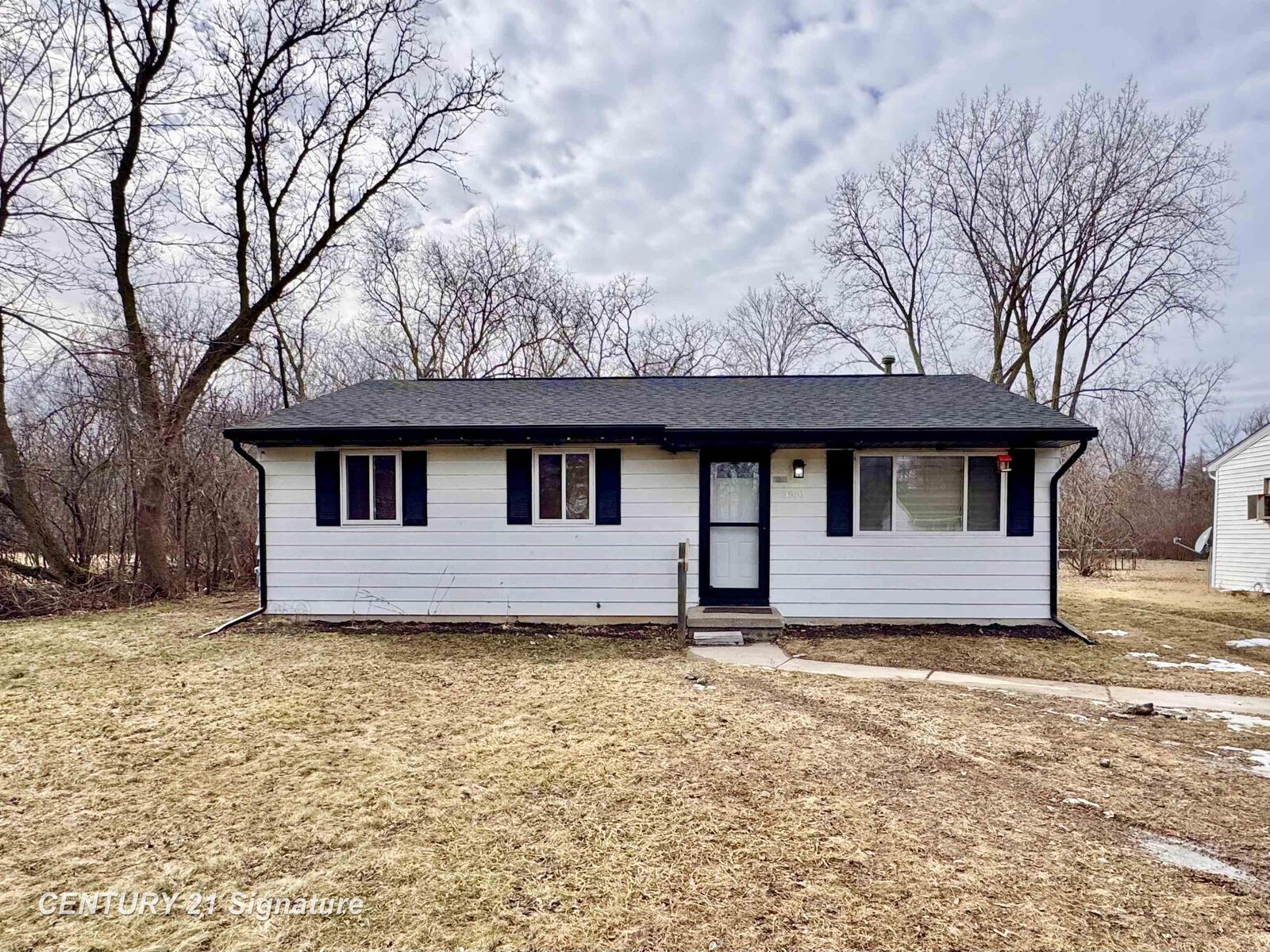 Property Photo:  3910 Peach Street  MI 48601 