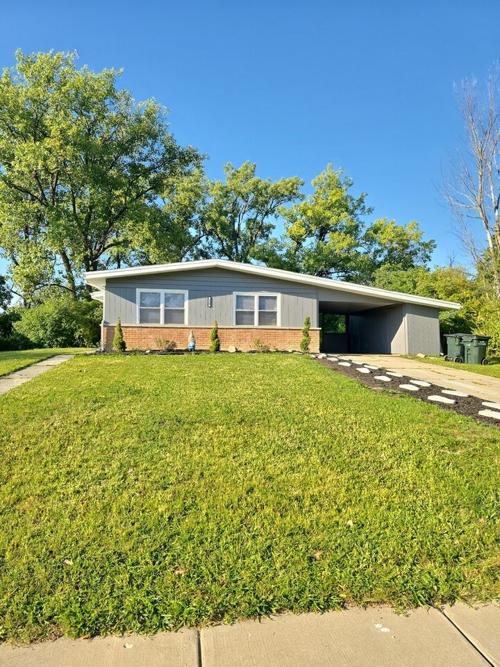 Property Photo:  138 Algonquin Street  IL 60466 