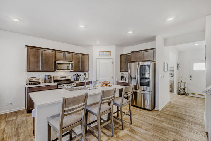 Property Photo:  601 Ironwood Avenue  IL 60543 