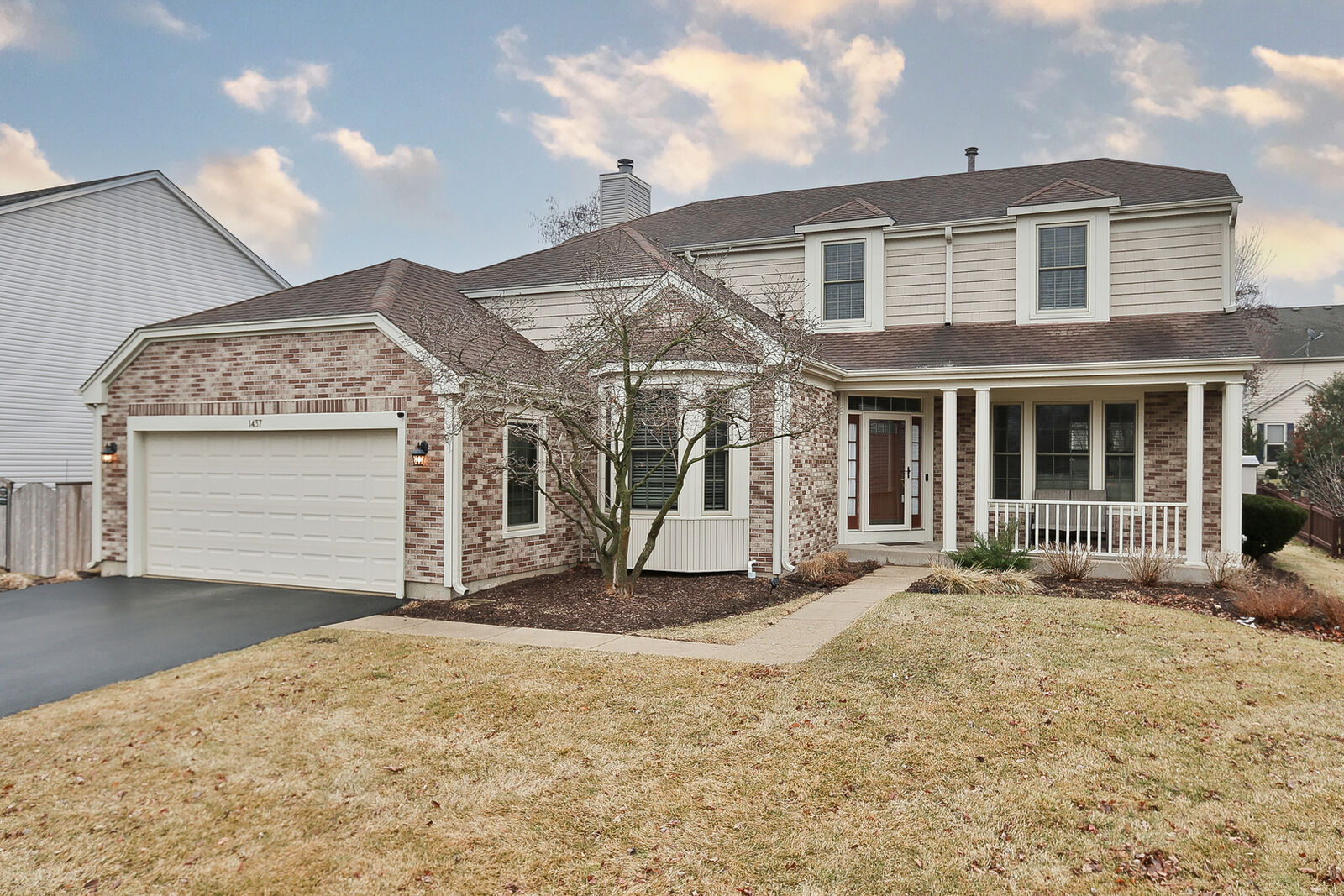 Property Photo:  1437 Willow Tree Drive  IL 60014 