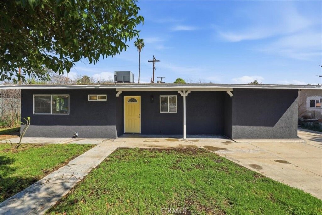 Property Photo:  6490 Hillside  CA 92504 