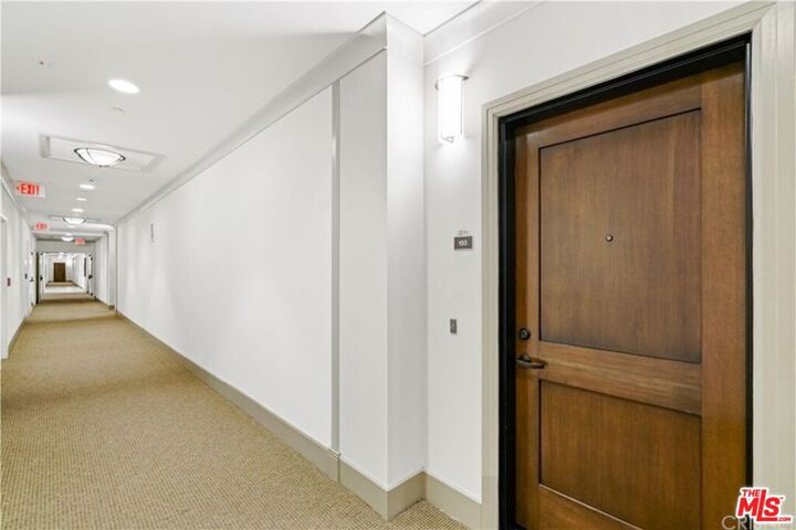 Property Photo:  5015 Balboa Boulevard 103  CA 91316 