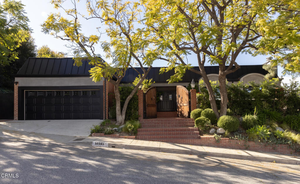 Property Photo:  14593 Deervale Place  CA 91403 