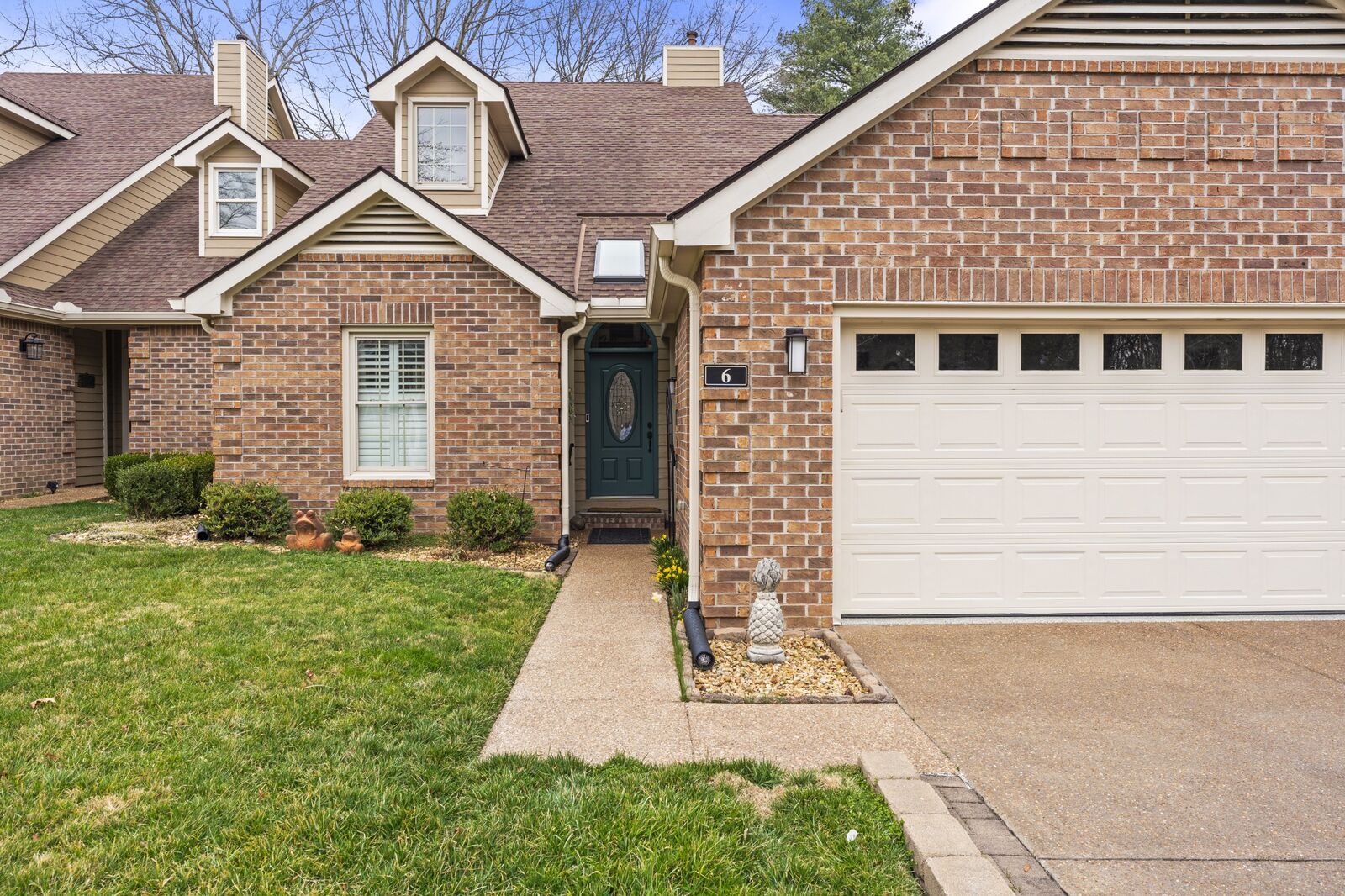 Property Photo:  6 Chadsworth Pl  TN 37388 
