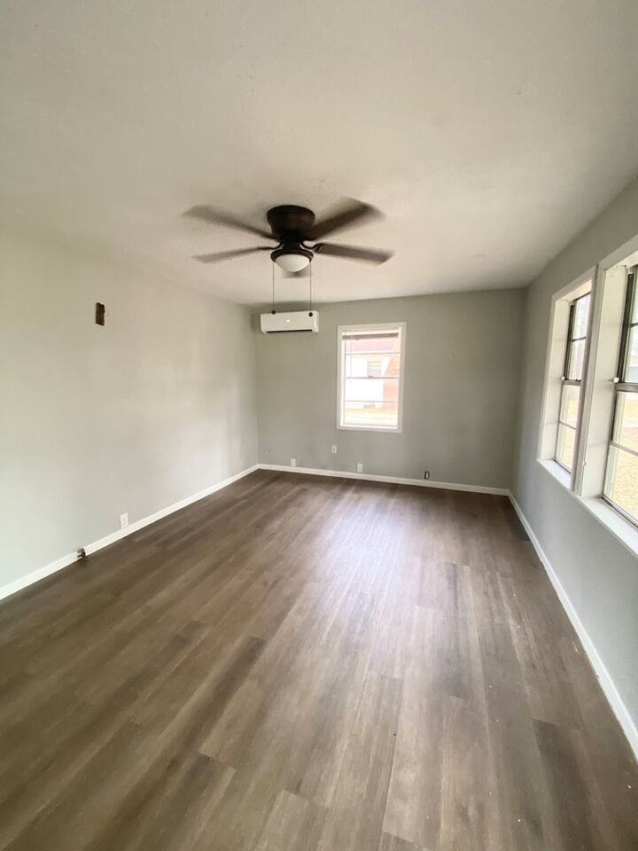 Property Photo: 1207 Cowart Dr TX 75949