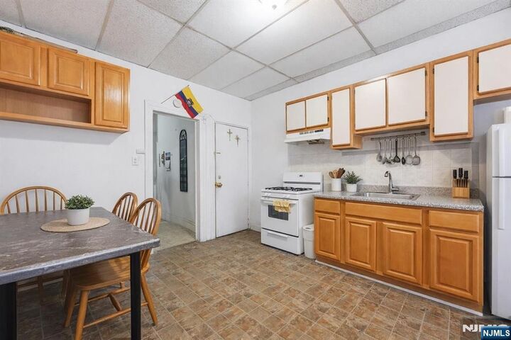 Property Photo:  509 Monastery Place  NJ 07087 