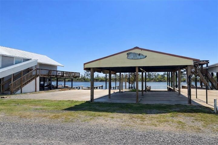 Property Photo: 7481 Edgewater Drive LA 70344