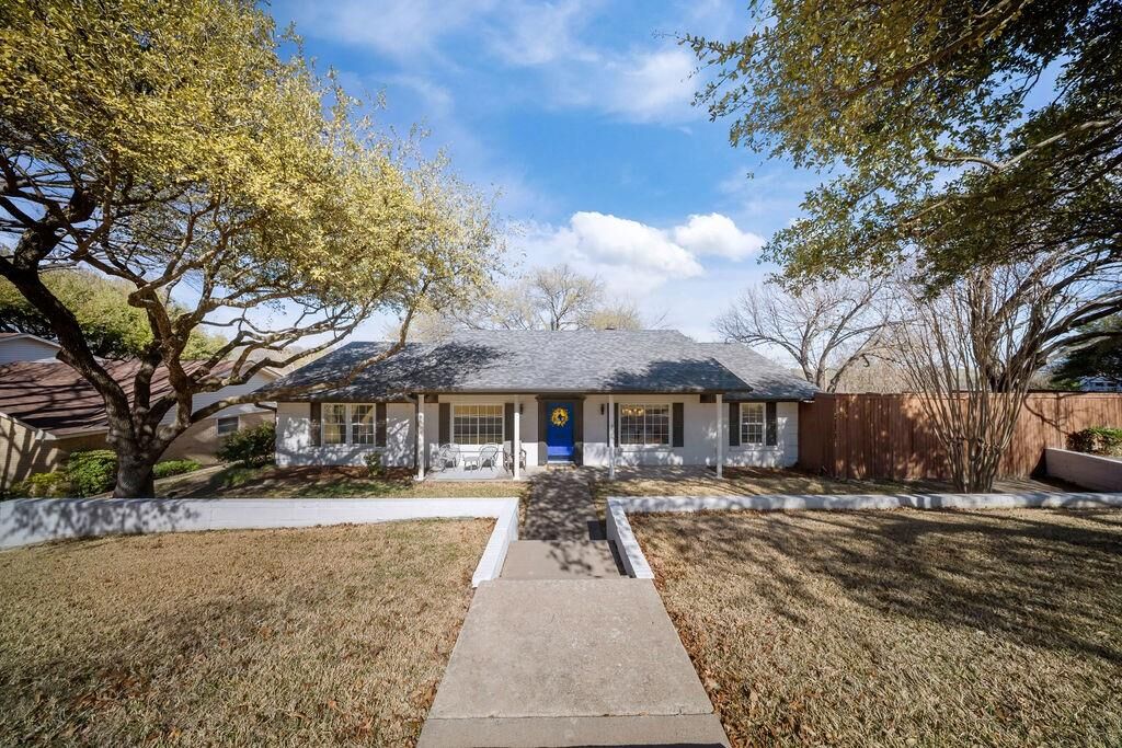 Property Photo:  3921 Tamworth Road  TX 76116 