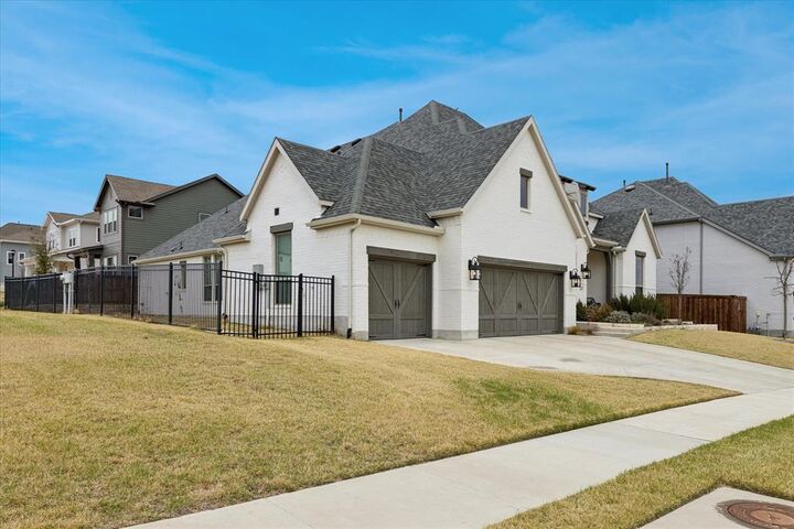 Property Photo:  2301 Sandlin Drive  TX 76008 