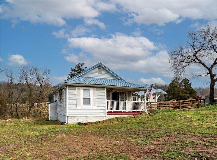 Property Photo:  1262 N 59 Highway  AR 72768 