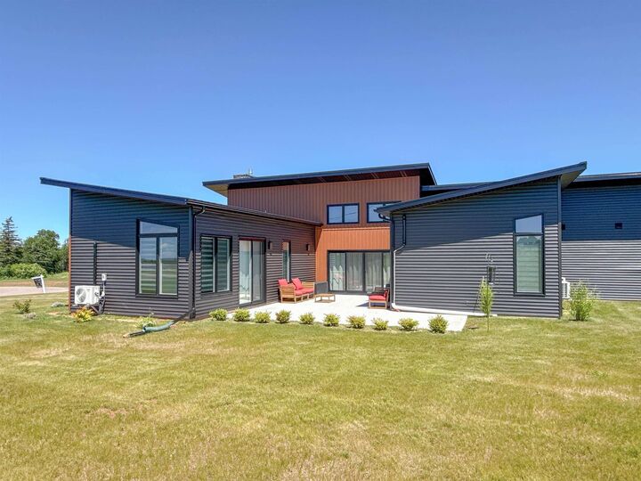 Property Photo: 10 River View Drive PE C0B 1X0