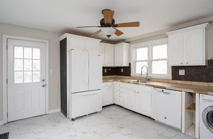 Property Photo:  186 West St  MA 02148 