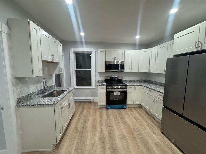 Property Photo:  16 Ashton Street 1  MA 01605 